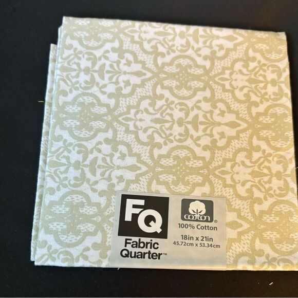 2 NEW Cream Assorted Print Fabric Fat Quarters 18” x 21” - Picture 3 of 4